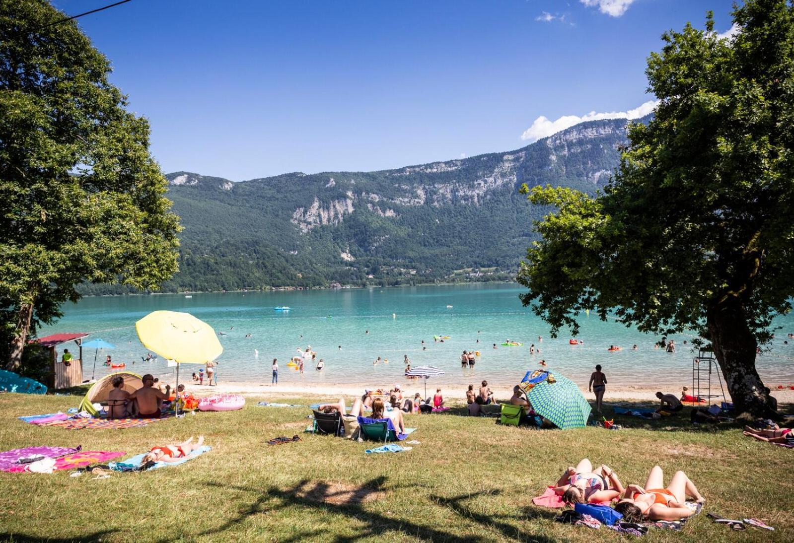 Huttopia Lac d'Aiguebelette Saint-Alban-de-Montbel Extérieur photo