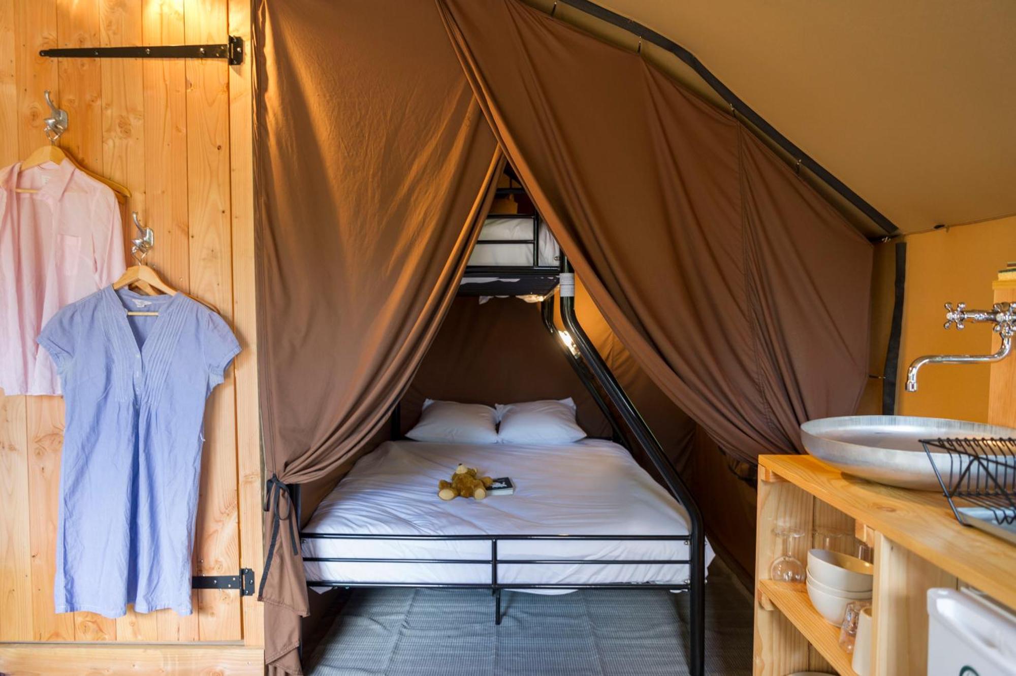 Huttopia Lac d'Aiguebelette Saint-Alban-de-Montbel Chambre photo